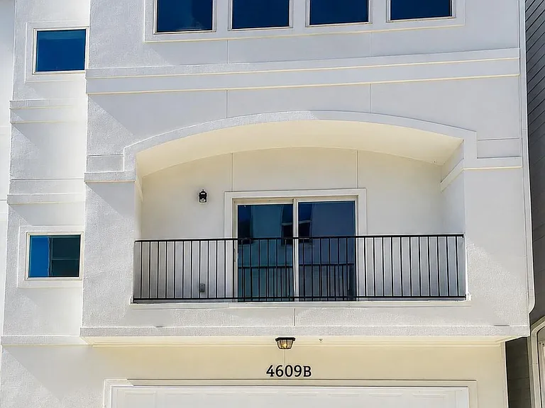 4609 Nett St #B — Photo 2