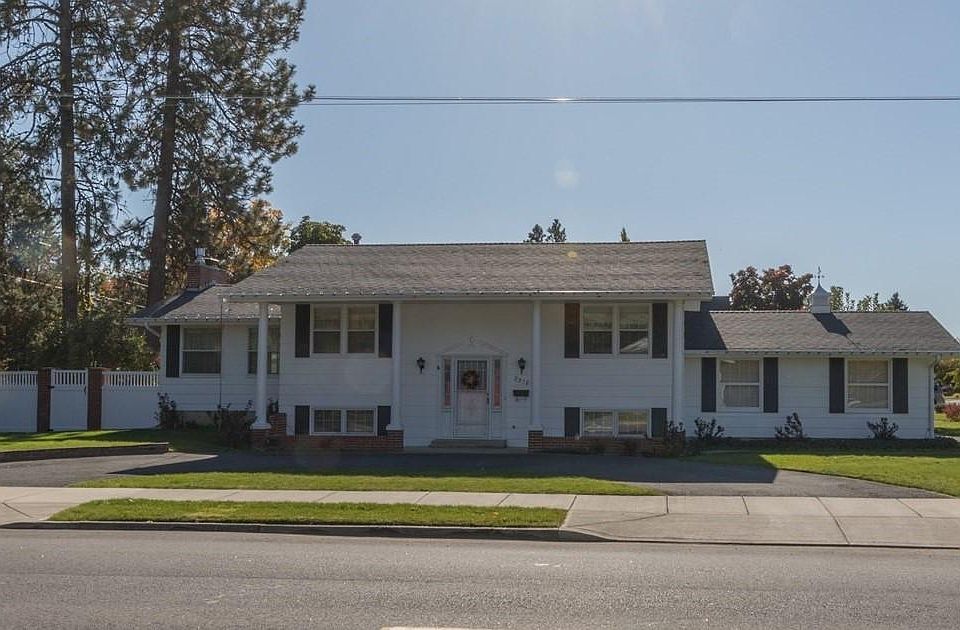 1st image of 2318 E Thurston Ave