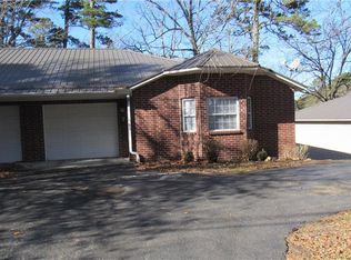 17 Pivot Rock Rd APT 3, Eureka Springs, AR 72632