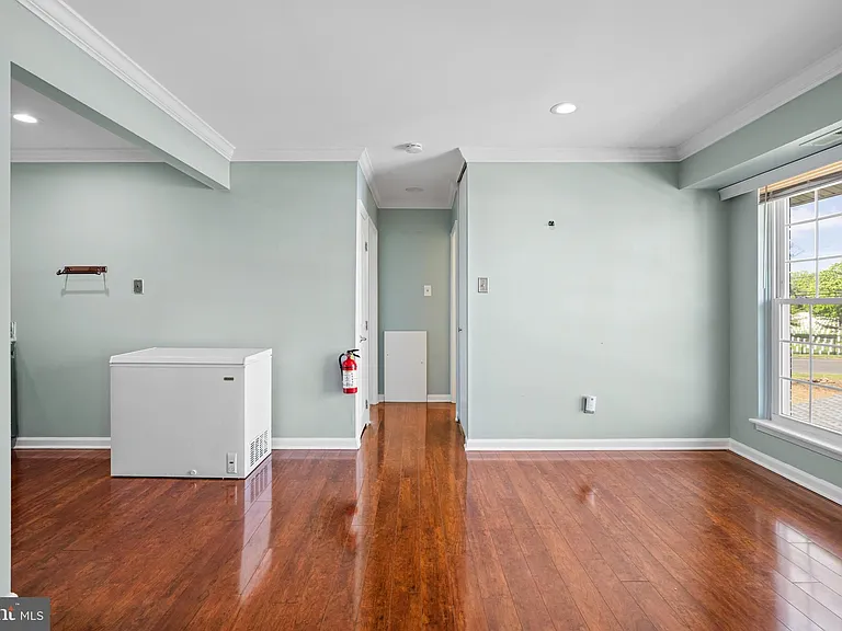 275 Green St #4A6 — Photo 7
