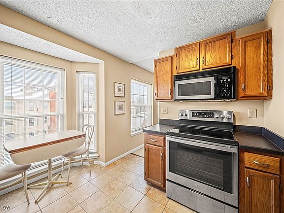 5th image of 200 Fox Hollow Dr APT 407