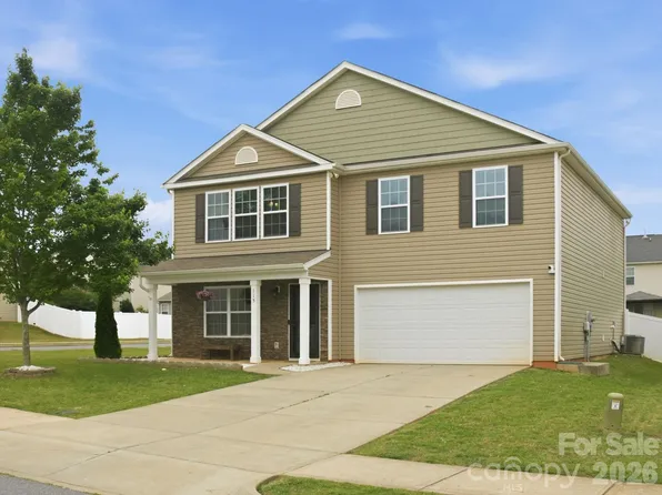 115 Harvest Pointe Dr, Statesville, NC 28677