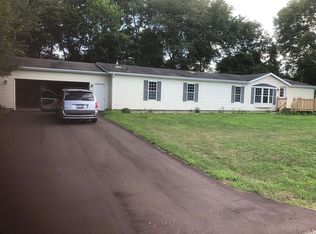 146 Colonial Dr, Augusta, MI 49012