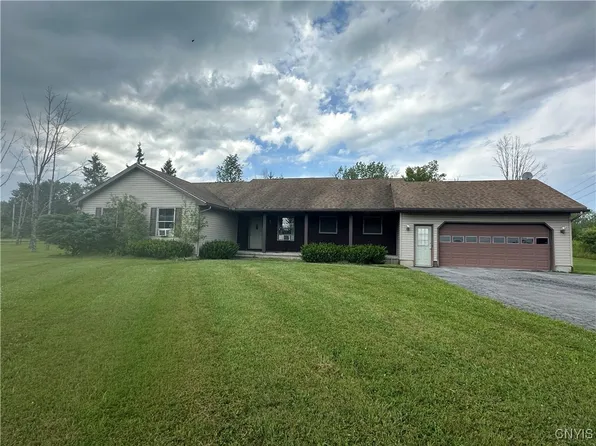 10153 Burton Mnr, Utica, NY 13502