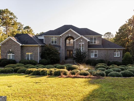 176 Tumbling Shoals Dr, Gray, GA 31032