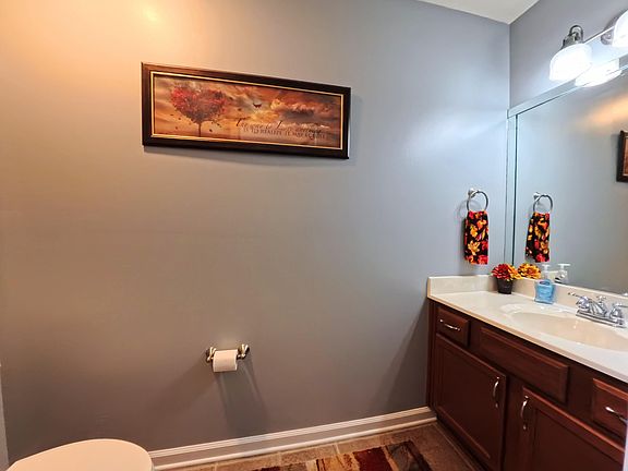 4th image of 156 Whitman Way