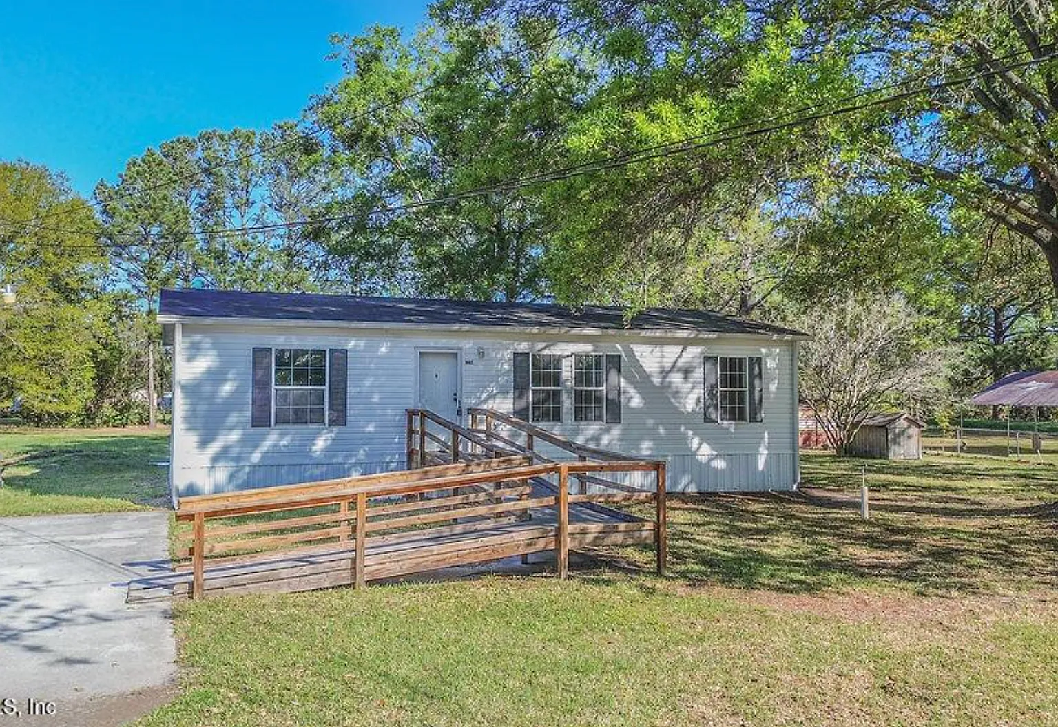 3 bed, 1188 sqft, $1,699 — Photo 1