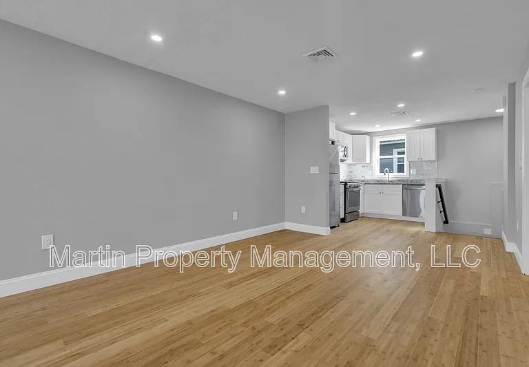 690 Dorchester Ave — Photo 9