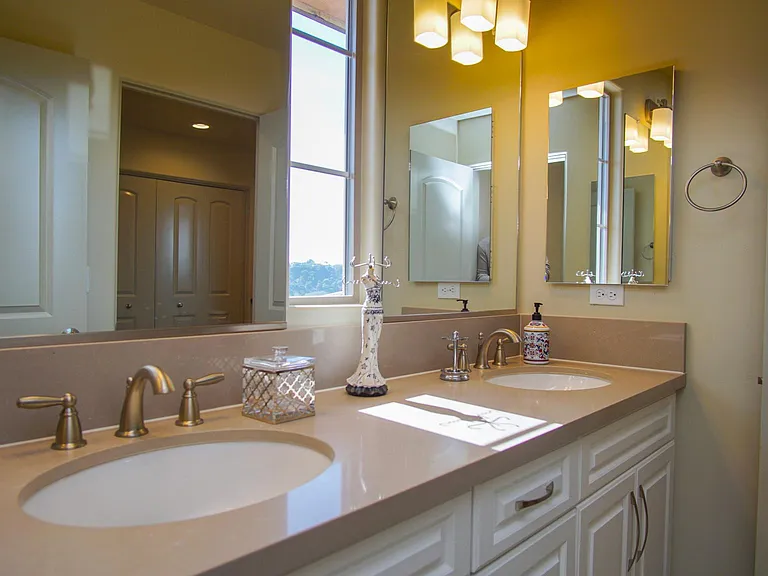 1005 Canyon Ln — Photo 26