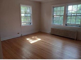 1523 Greenleaf St #2E, Evanston, IL 60202