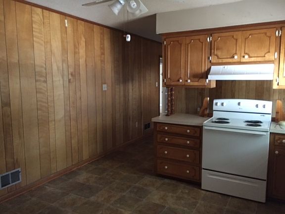 5th image of 452 Royal Oak Dr