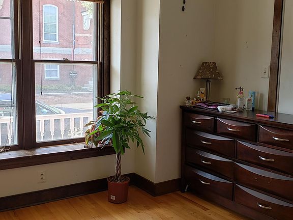 5th image of 309 Randolph St