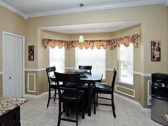 4th image of 1008 Beaconsfield Ct