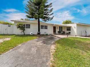 9752 SW 74th St, Miami, FL 33173