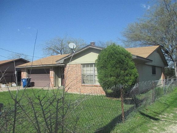 3rd image of 2606 Kellogg Ave