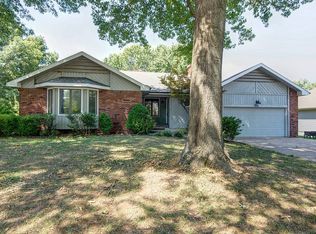 907 N Breann Ct, Nixa, MO 65714