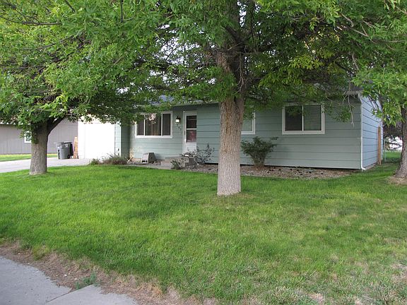 3rd image of 707 Birch St S