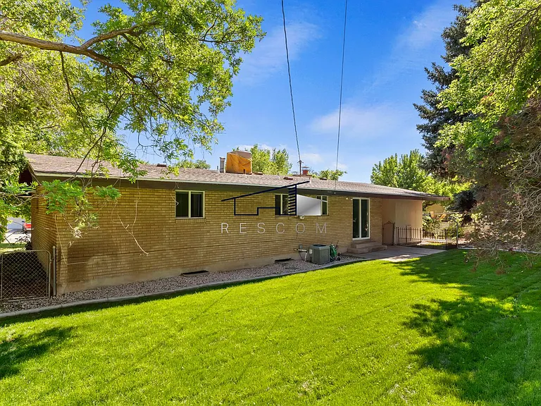 1334 Henderson Dr — Photo 28