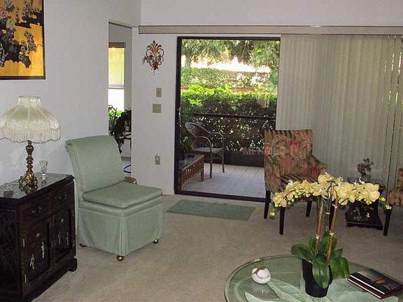5th image of 108 Southampton Pl #235