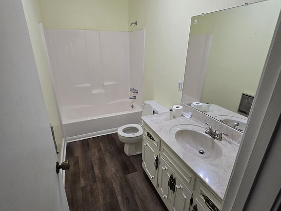 2nd image of 5 Ploomer Dr