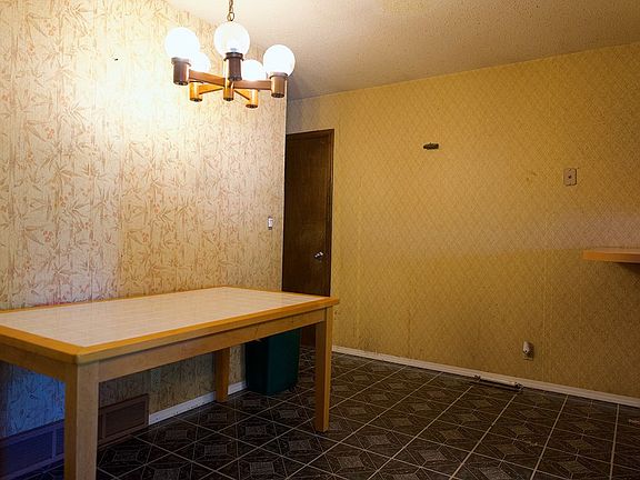 5th image of 3115 W 18th St