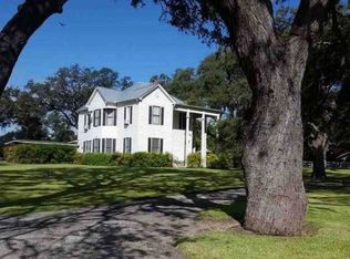 602 Avenue M, Hondo, TX 78861