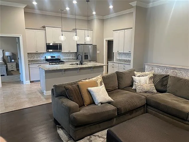 20259 Camden Ln — Photo 5