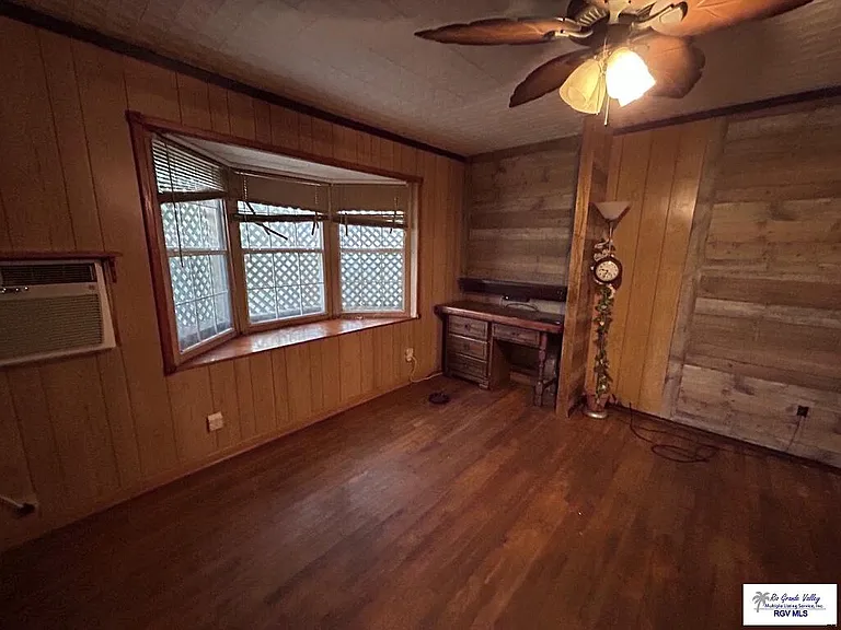 1181 N Dick Dowling St — Photo 9
