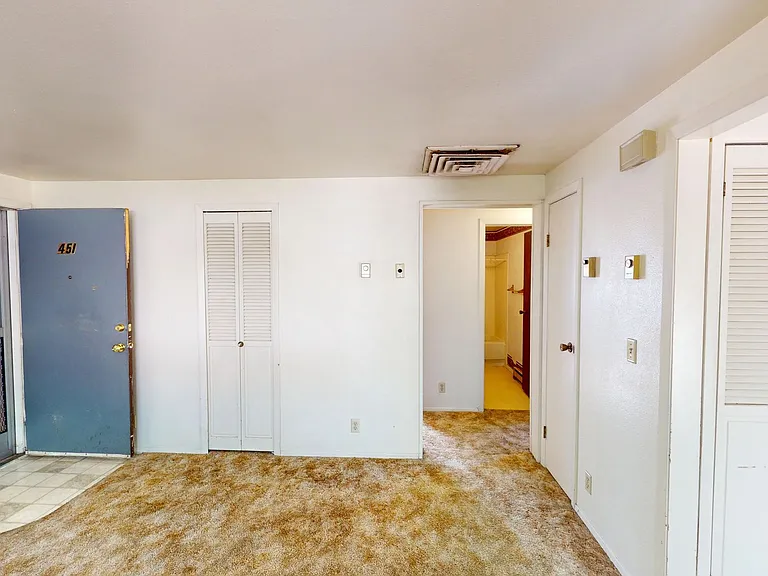 451 Loveridge Dr — Photo 24