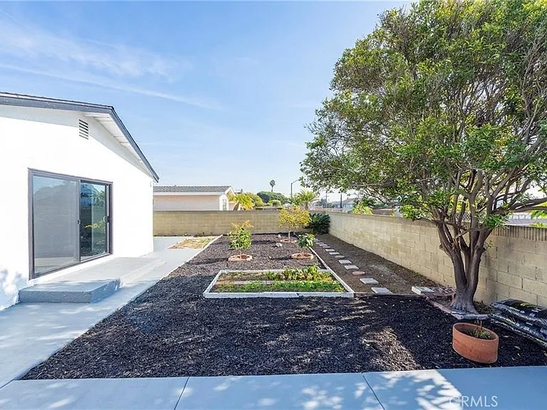 5130 Carmelynn St — Photo 37