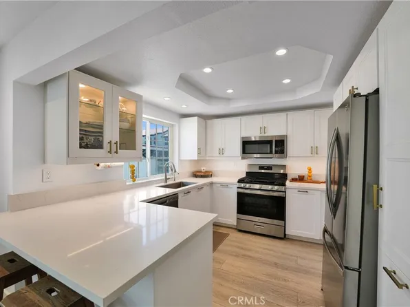 811 W 15th St APT 2B, Newport Beach, CA 92663