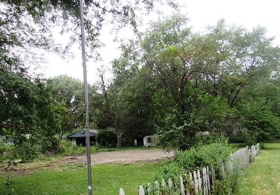 3rd image of 2536 E Oakwood Dr