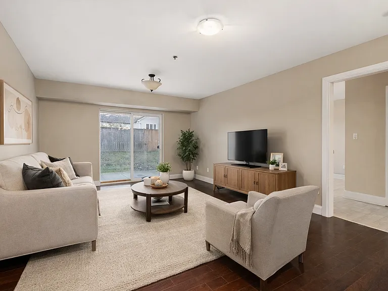 539 Armstrong Rd — Photo 23