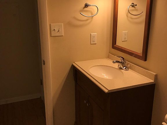 4th image of 3211 Deleon St #2
