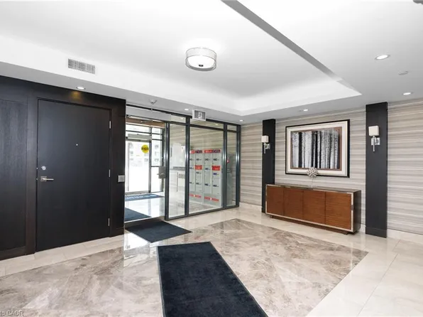101 Shoreview Pl #428, Hamilton, ON L8E 0K2