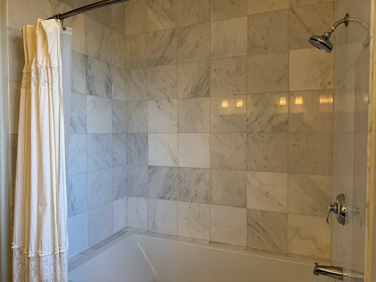 5822 Chambertin Dr — Photo 32