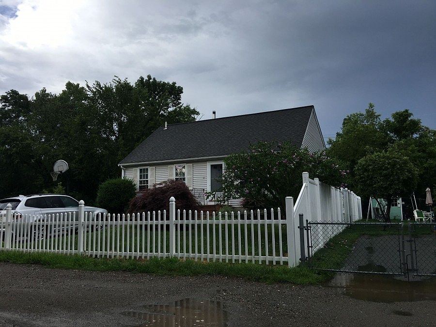 2nd image of 22 Sumpter St
