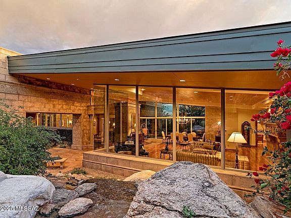 4th image of 7301 N Secret Canyon Dr
