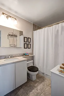 Rented by BLU Real Estate | media 17