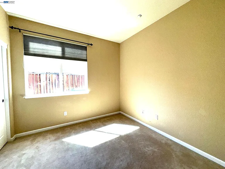 1669 Marina Way — Photo 15
