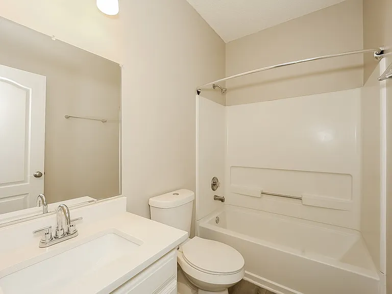 303 Tara Beach Ln — Photo 16