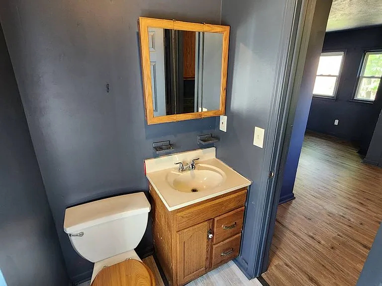 10317 Reno Ave — Photo 12