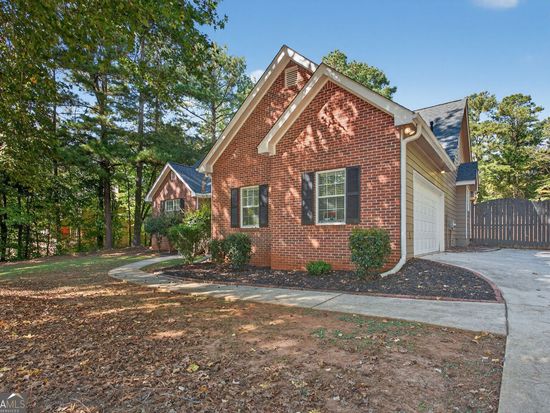 210 Riveredge Way, McDonough, GA 30252