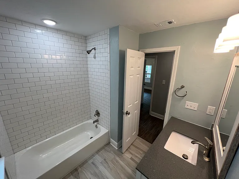 409 Midflow St — Photo 3