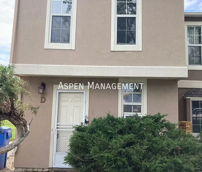 1100 Sir Galahad Dr #D — Photo 12