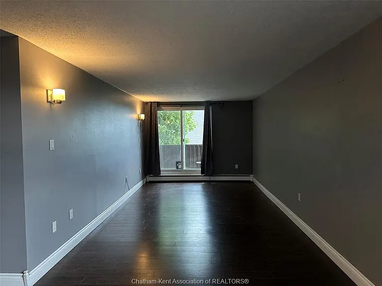 276 Merritt Ave — Photo 3