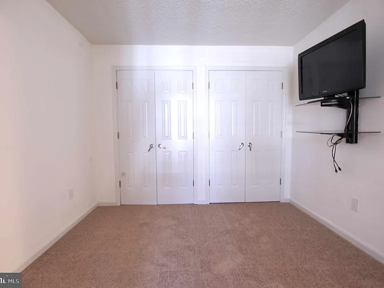 1007 Fallcrest Ct #4-104 — Photo 5