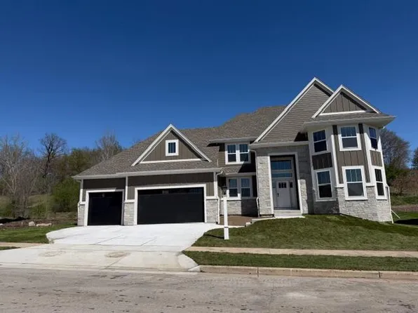 1350 Mohican TRAIL, Waukesha, WI 53189