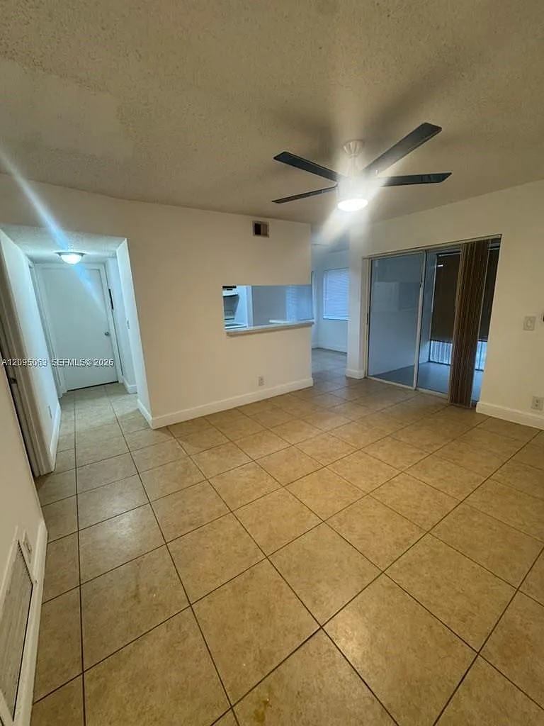 Sun Vista Gardens Condo — Photo 4