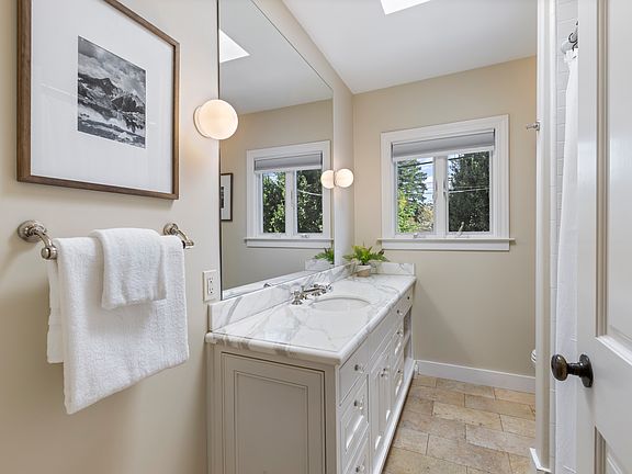 5th image of 19 Morningside Dr